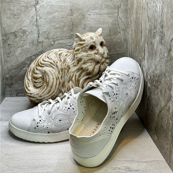 EUC Cole Haan GrandPro Laser Cut Leather Sneakers Size 9 - Picture 2 of 10